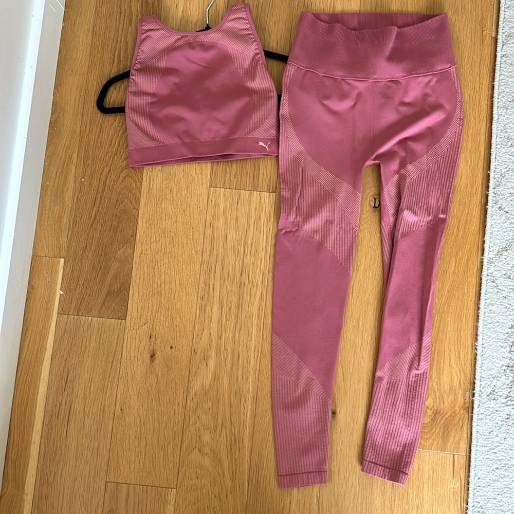 Puma Seamless Training Set in Blush Pink - Sports Bra and Leggings